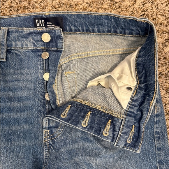 GAP women’s Blue Jeans - High Rise Cheeky Straight - 8/29 L - Picture 1 of 7